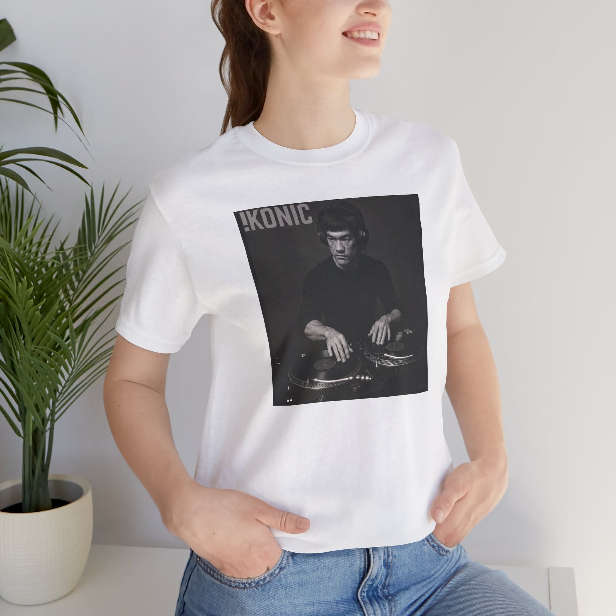 IKONIC Unisex Jersey Tee - Casual Graphic Top for Sports Fans, Everyday Wear, Gift for Him/Her, Street Style Fashion, Bruce The DJ